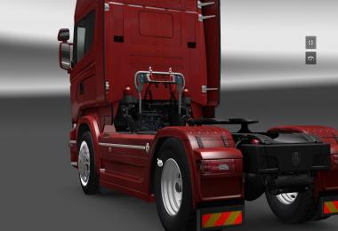 Chrome details and wheels