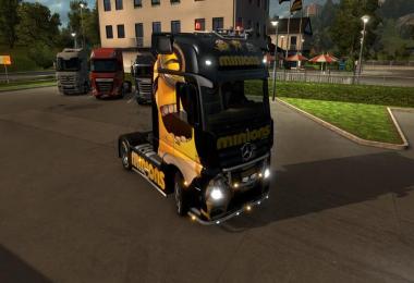 Minions Mercedes Benz Actros New v1.0