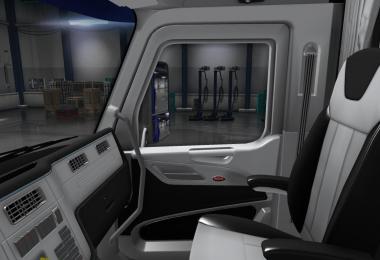 Peterbilt 579 (black-white) interior v1.0.0