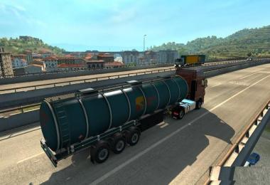 Trailers in Traffic with Skins from DLC Italy