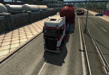 Truck Crane Liebherr accompanied by DLC Special Transport v1.0