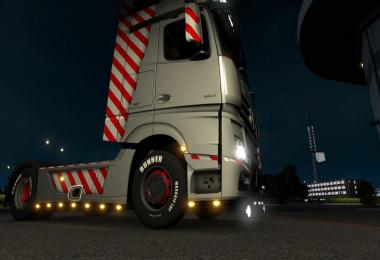 ETS2 Small Lights + Turn Signals 1.32.x