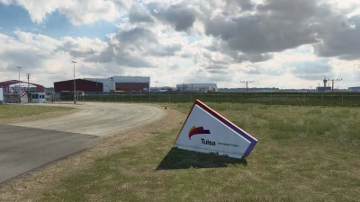 Real Companies, Gas Stations & Billboards v3.02.15