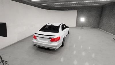 Mercedes-Benz E63s W212 v1.0